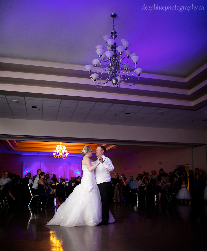 Woodvale Golf and Country Club Wedding First Dance