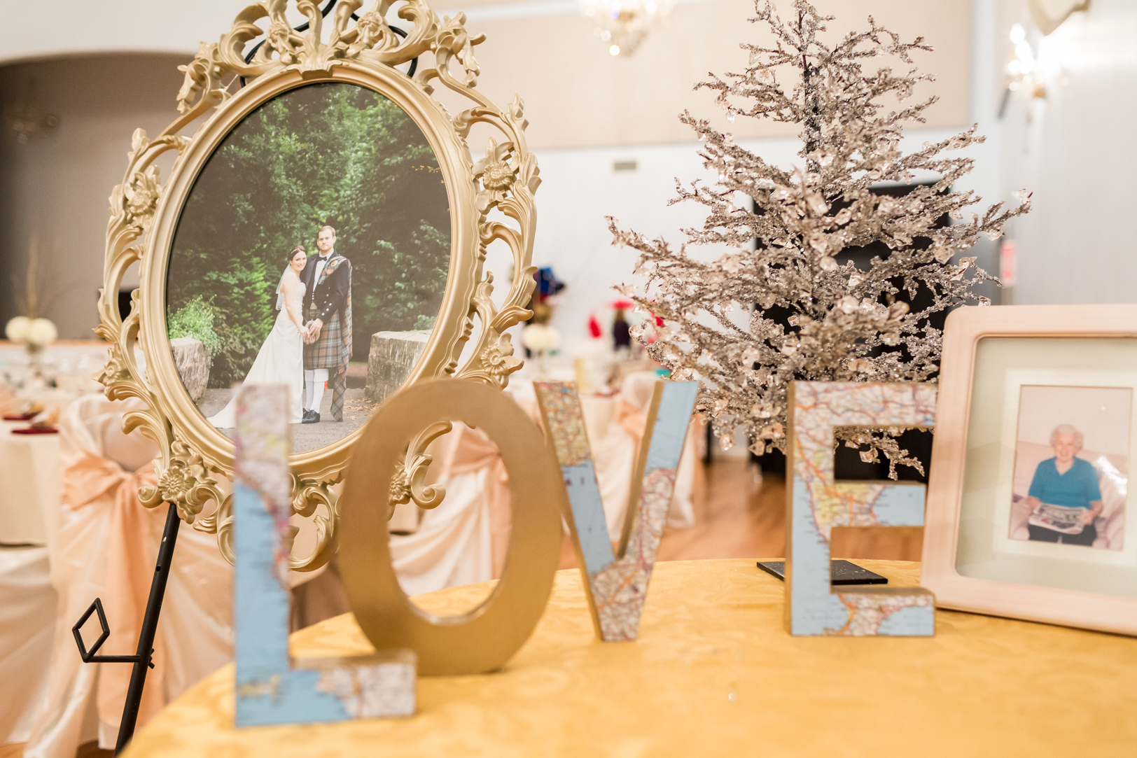 gold themed wedding decor