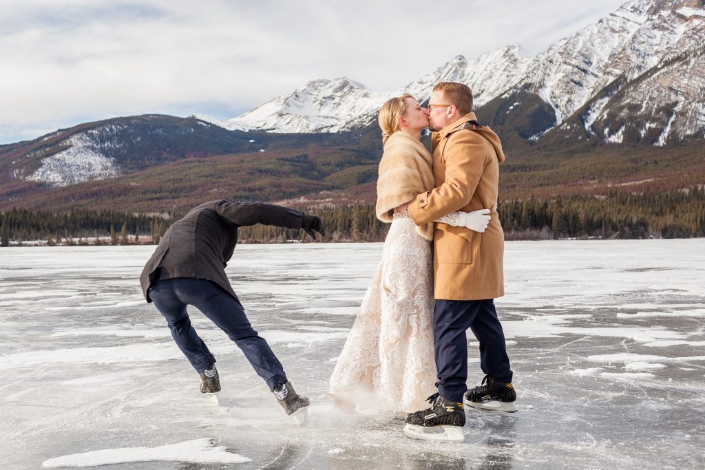Pyramid Lake is the perfect location for winter wedding portraits
