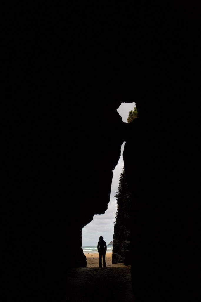 cathedral caves new zealand silhouette picture