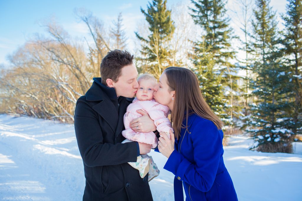 winter family photos with baby